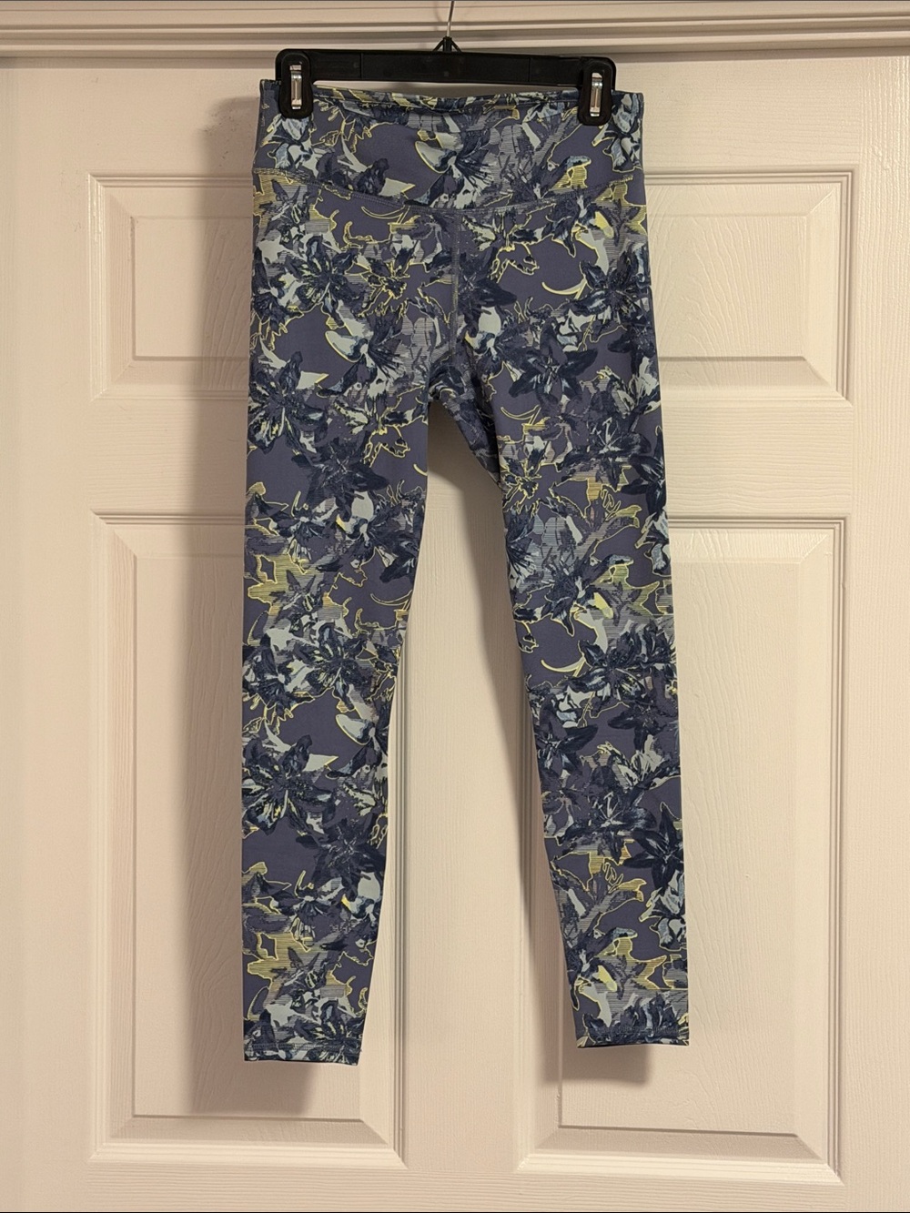 Fabletics Gray, Blue and Yellow Printed Powerflex 7/8 Leggings